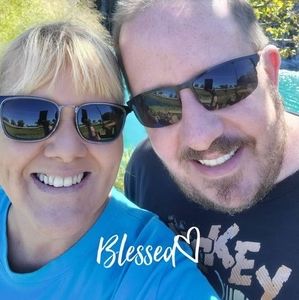 Meet your Posher, Dina